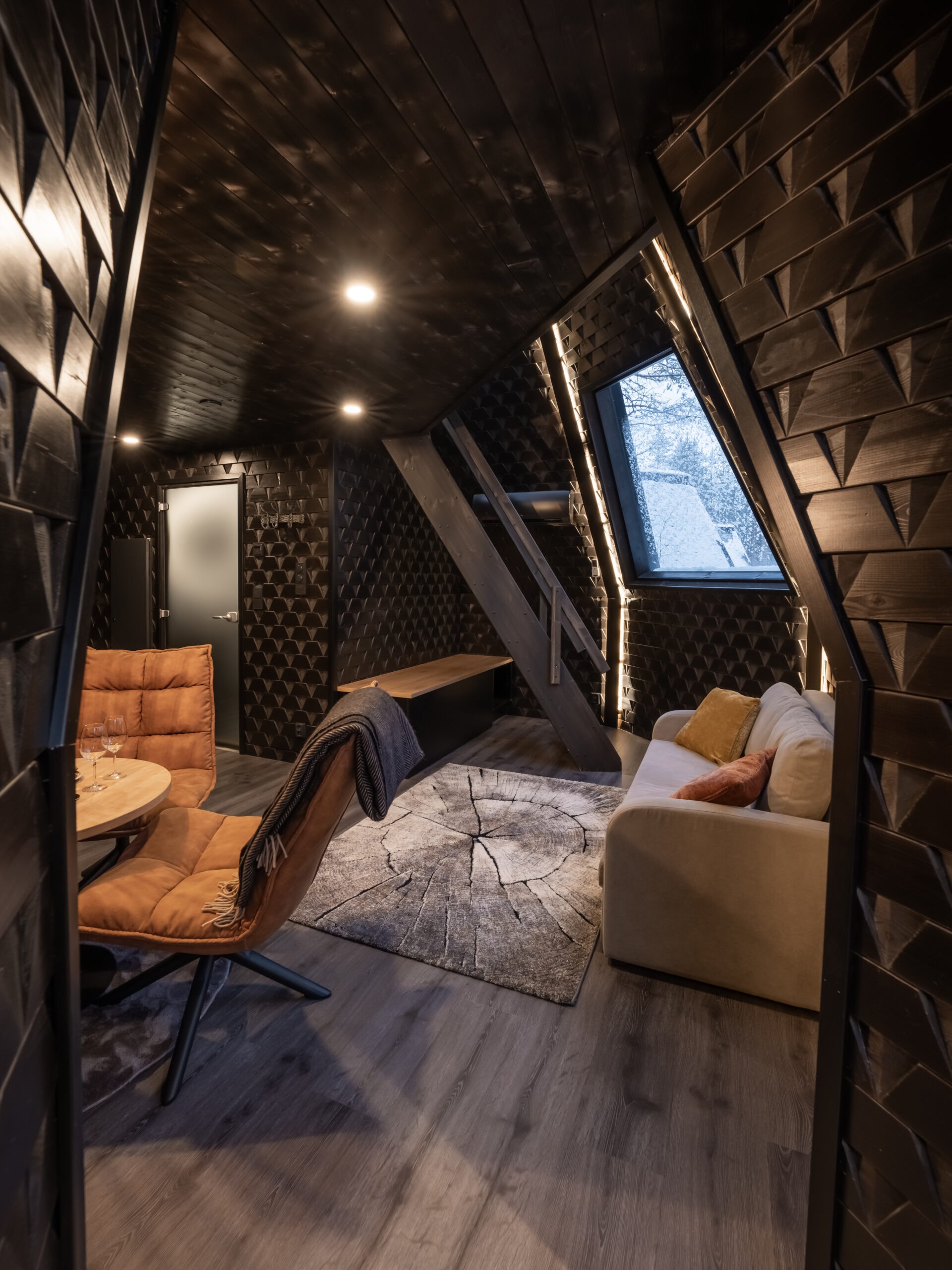 Tower Suite Inside - 1