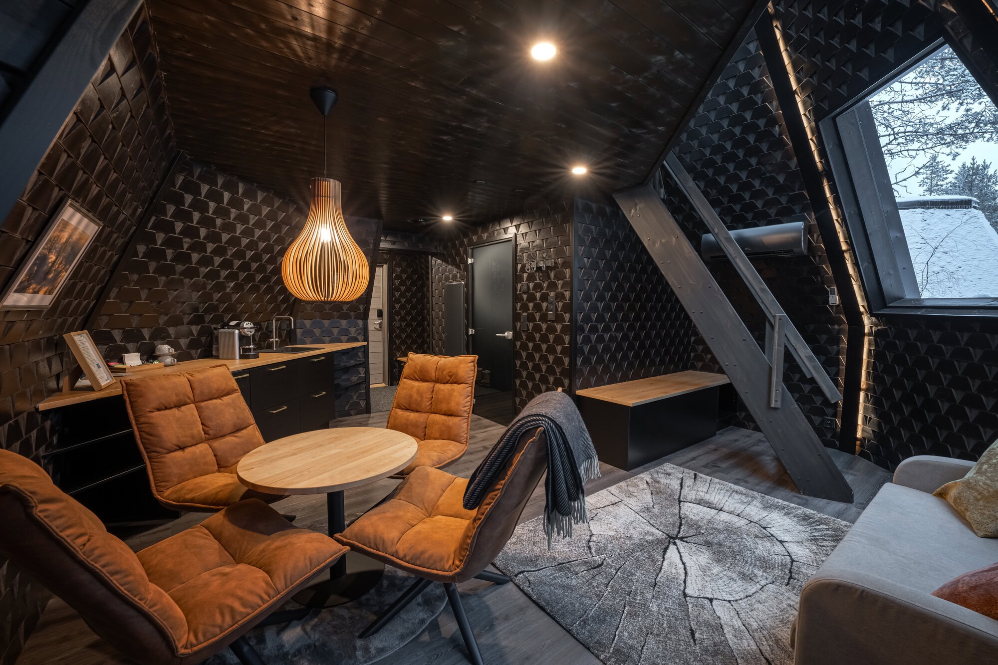 Tower Suite Inside - 13