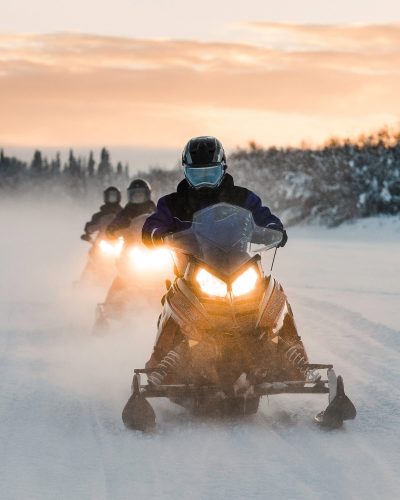 5-aurora-village-winter-2019-ivalo-lapland-finland_47154423741_osnowmobile-v