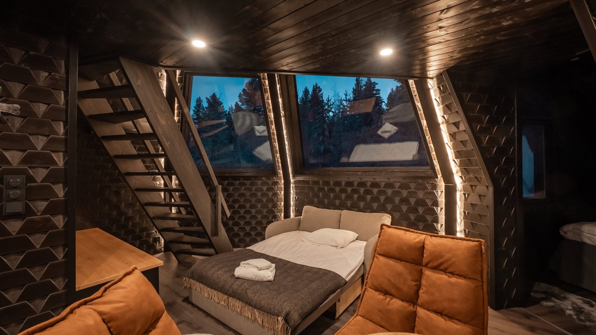 Tower Suite Inside - 16