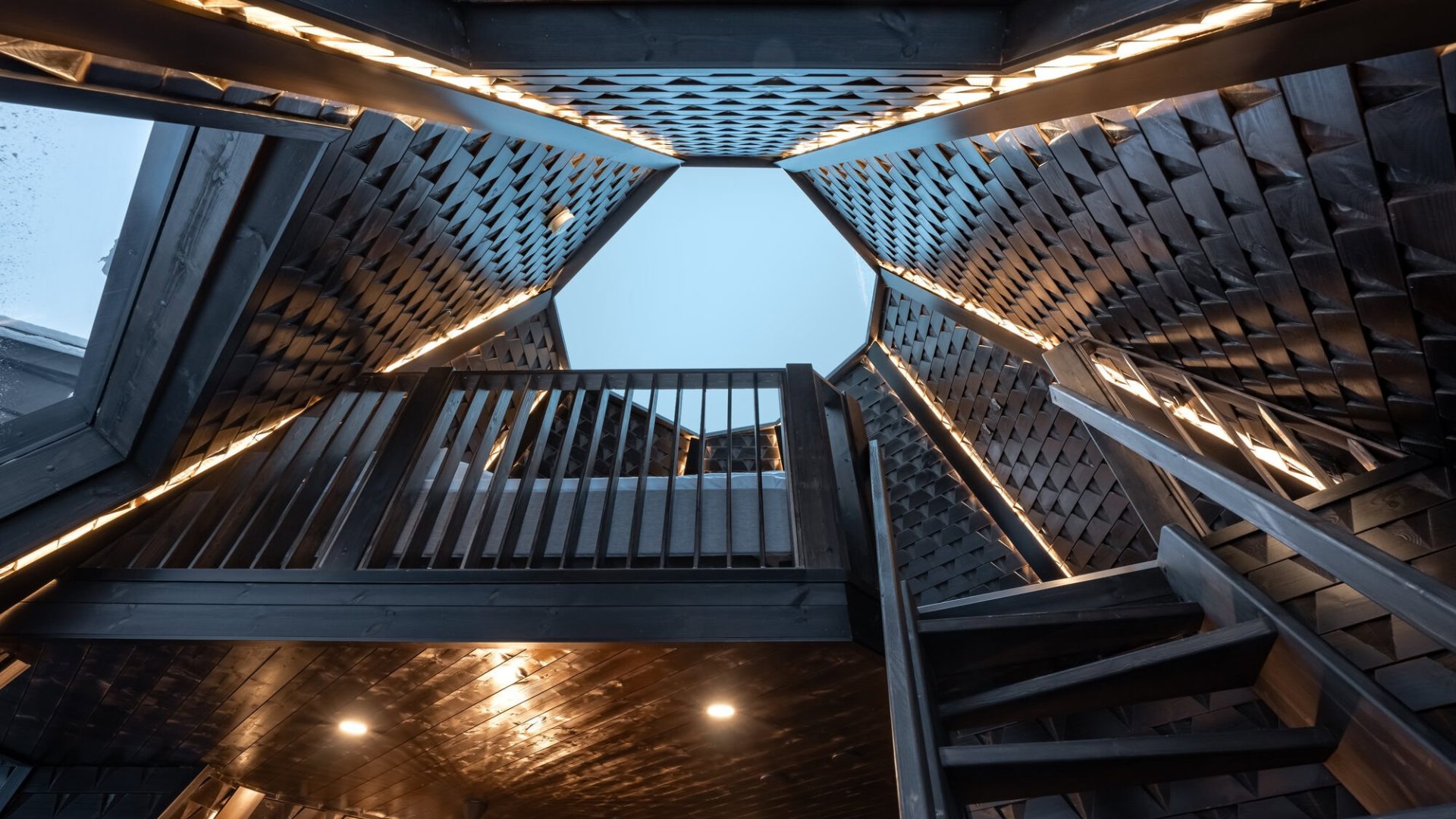 Tower Suite Inside - 7